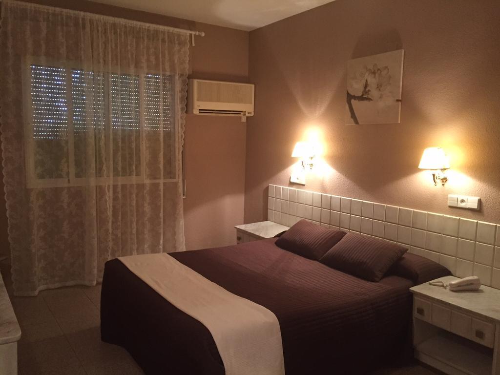 El Pilar Hotell La Carlota Rom bilde