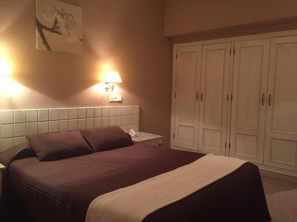El Pilar Hotell La Carlota Rom bilde