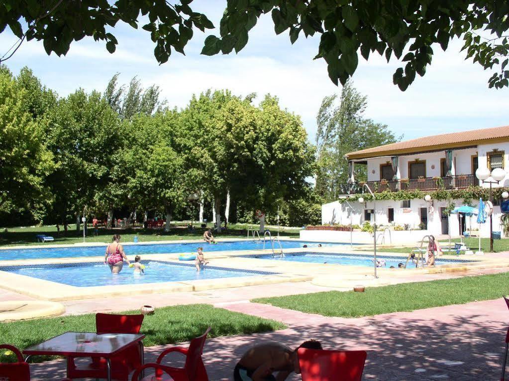 El Pilar Hotell La Carlota Eksteriør bilde